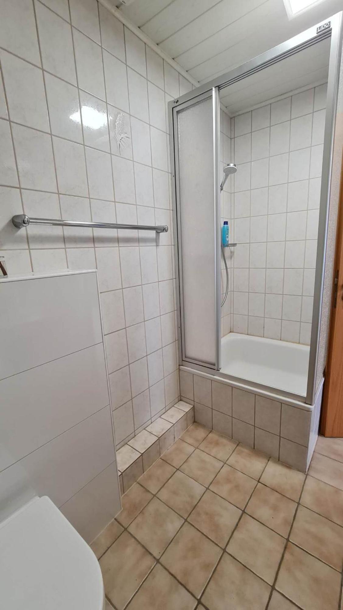 Zimmer Nr 7 Mit Privates Badezimmer In Juelich Hotel Luaran gambar