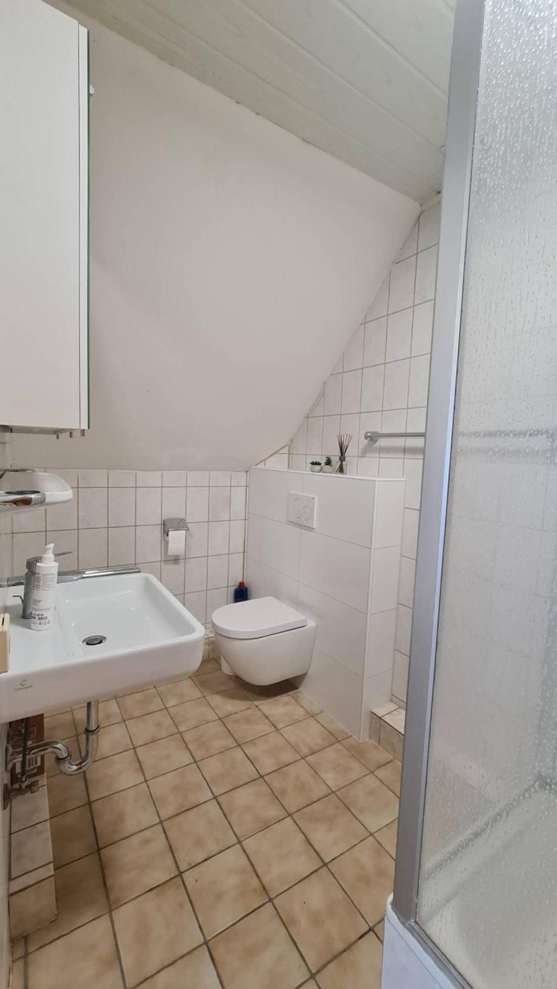 Zimmer Nr 7 Mit Privates Badezimmer In Juelich Hotel Luaran gambar